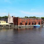 Nonprofit steps in as public schools struggle